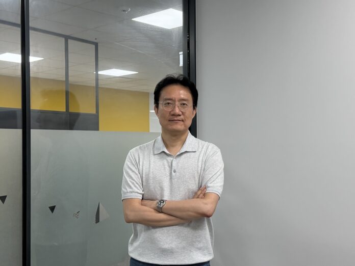 점진 롤아웃과 킬 스위치 운영을 나타내는 릴리즈 관측 개념 화면