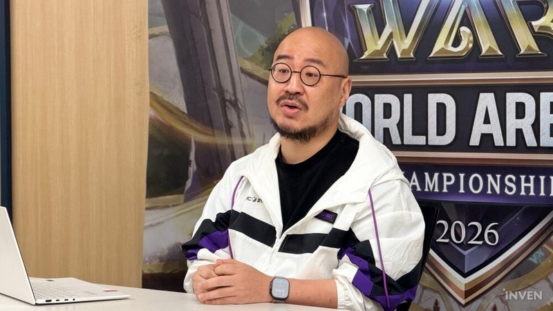 데이터베이스 배치 처리 청크와 트랜잭션 경계를 표시한 콘솔 화면