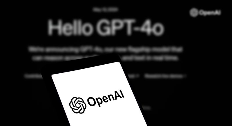 JSON 파싱 에러와 올바른 구조화 출력을 비교한 코드 스크린샷